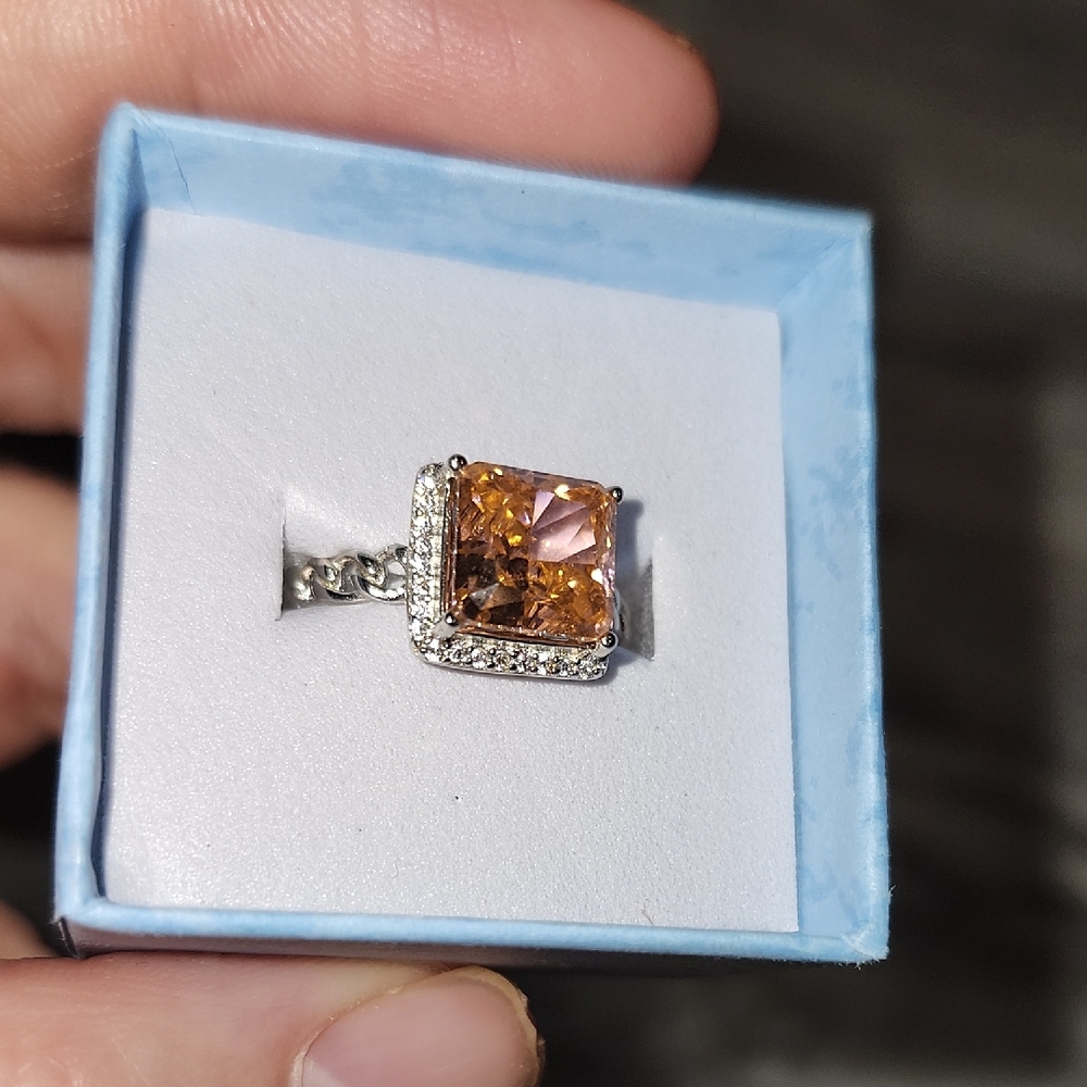 Elegant Silver and Gold-Toned Ring